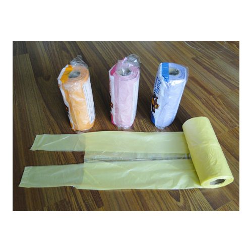 T-shirt bags on roll